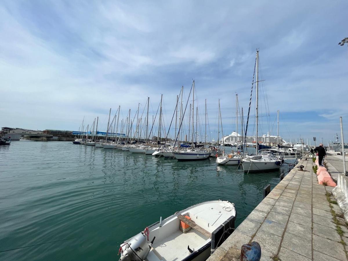 Kasia Porta Sul Mare Di Livorno Free Parking エクステリア 写真